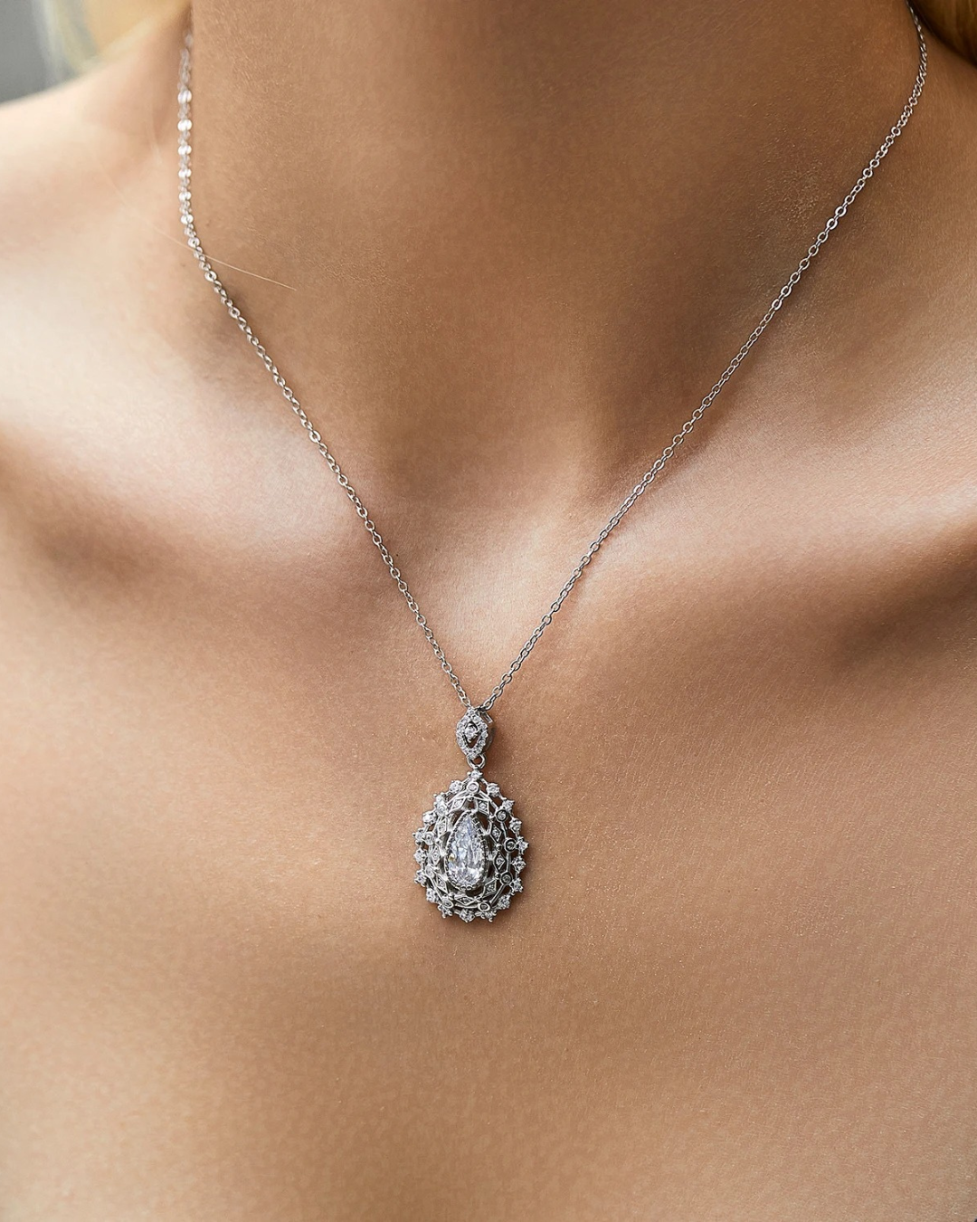 Collar Gota Real